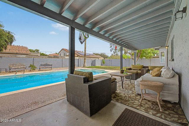 5720 W FRIER Drive W, Glendale, AZ 85301