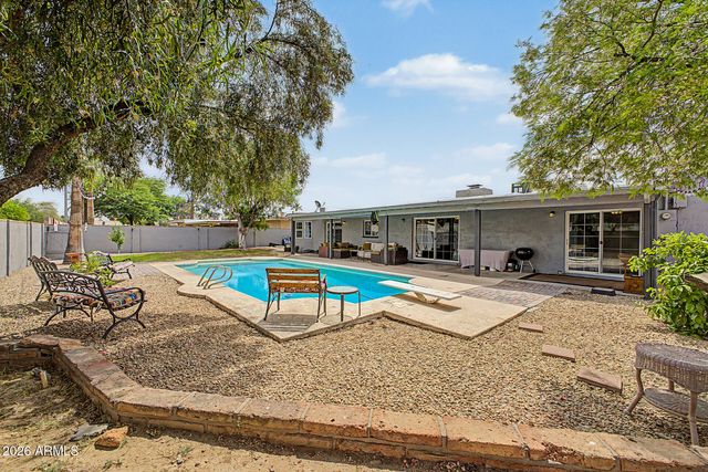 5720 W FRIER Drive W, Glendale, AZ 85301