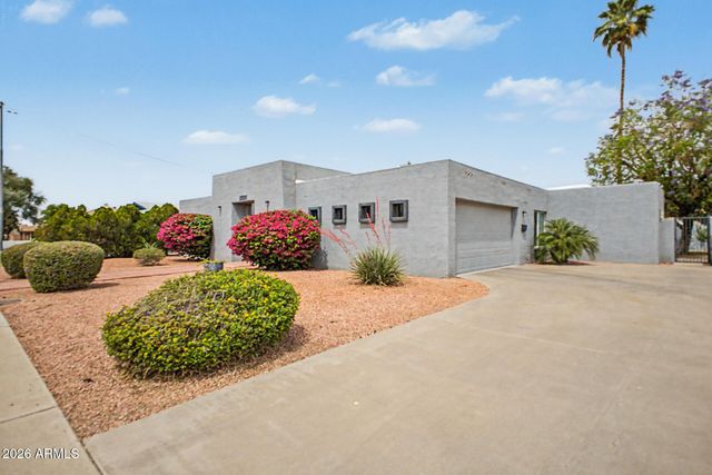 5720 W FRIER Drive W, Glendale, AZ 85301