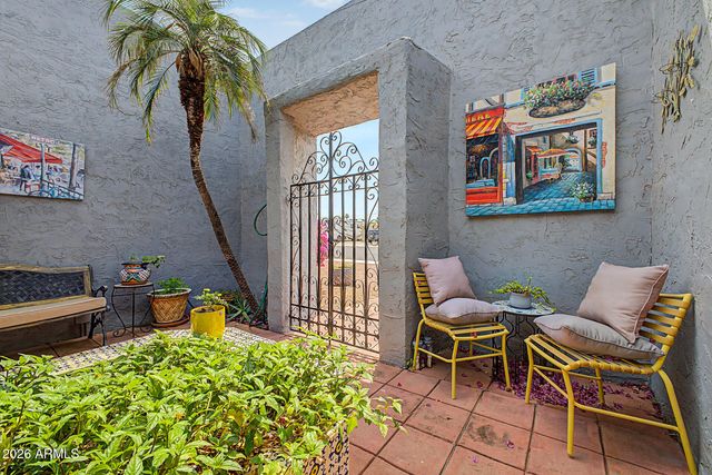 5720 W FRIER Drive W, Glendale, AZ 85301