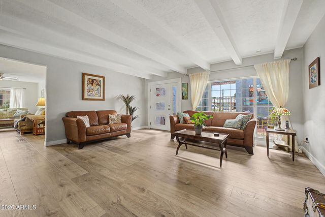 5720 W FRIER Drive W, Glendale, AZ 85301