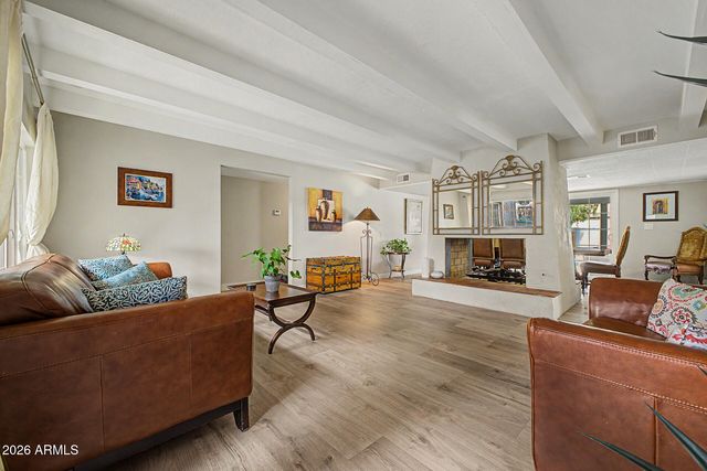 5720 W FRIER Drive W, Glendale, AZ 85301