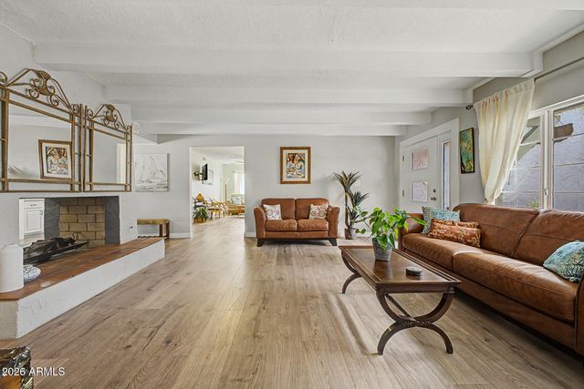 5720 W FRIER Drive W, Glendale, AZ 85301