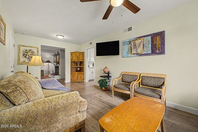 5720 W FRIER Drive W, Glendale, AZ 85301