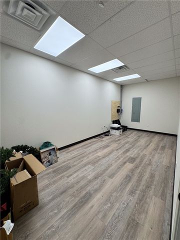 2502 SW 14th Street Suite 20, Bentonville, AR 72712