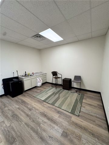 2502 SW 14th Street Suite 20, Bentonville, AR 72712