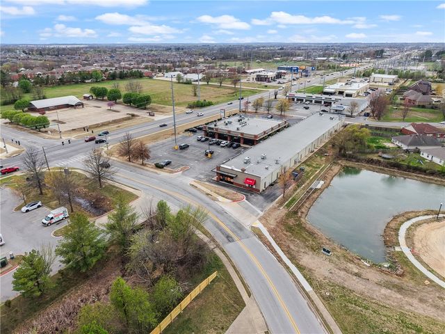 2502 SW 14th Street Suite 20, Bentonville, AR 72712