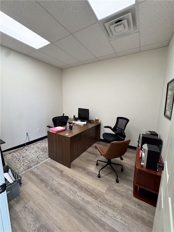 2502 SW 14th Street Suite 20, Bentonville, AR 72712