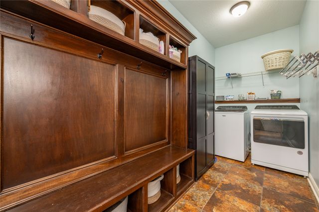 1380 E Pine Ridge Drive, Polk City, IA 50226