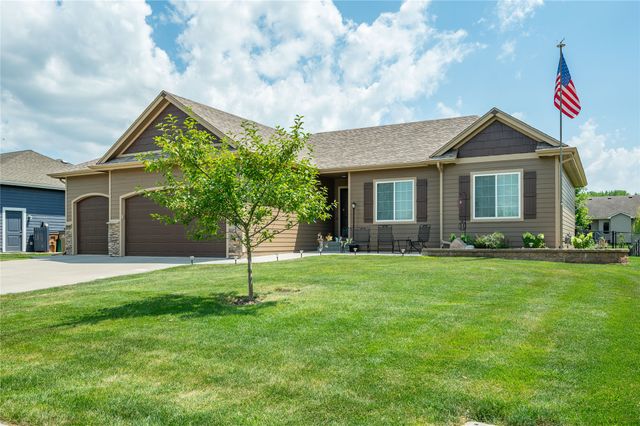 1380 E Pine Ridge Drive, Polk City, IA 50226