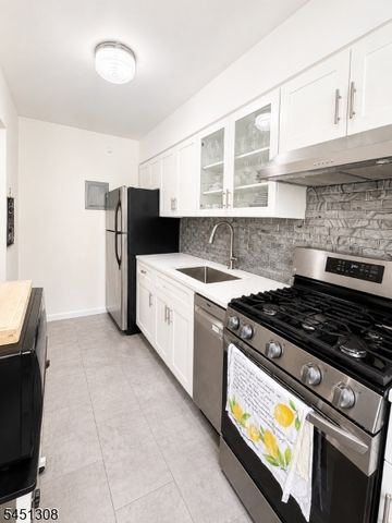 13 Wedgewood Dr Unit 87 87, Verona Twp., NJ 07044