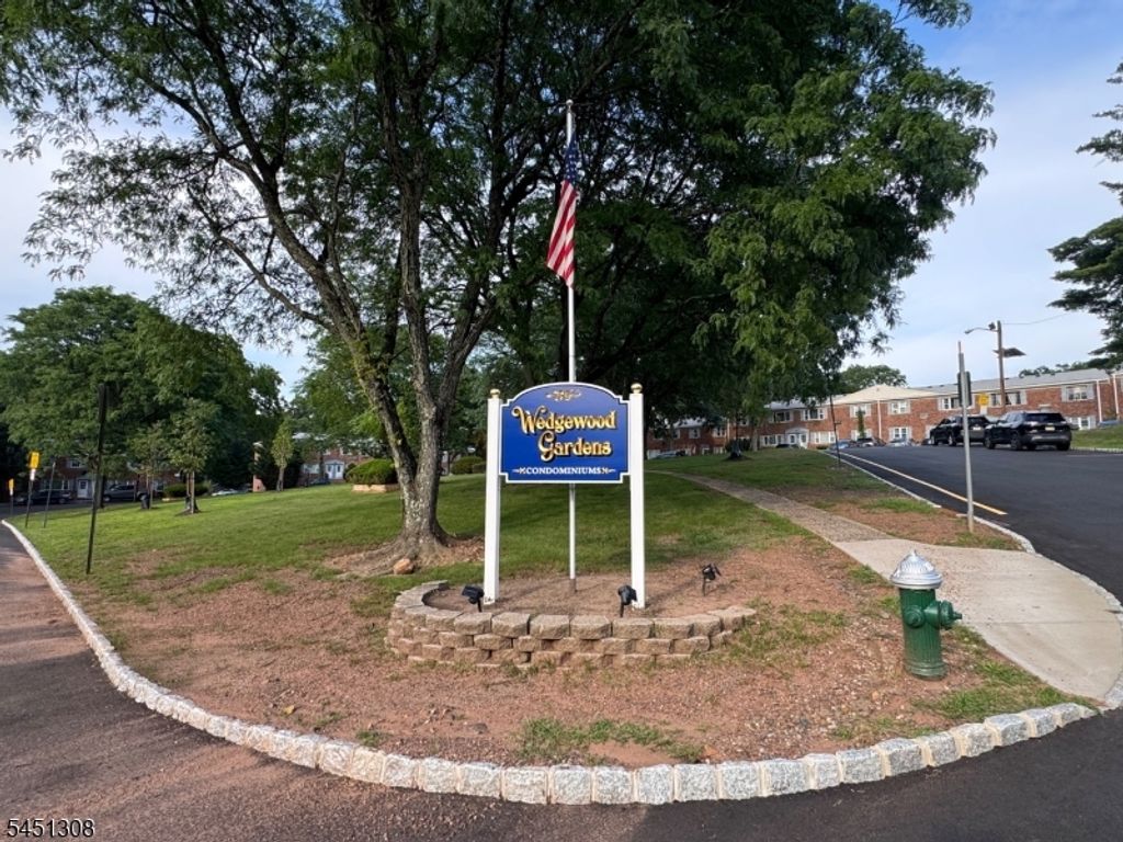 13 Wedgewood Dr Unit 87 87, Verona Twp., NJ 07044 — photo 2