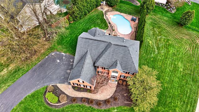 22 Stanford Way, Perinton, NY 14450