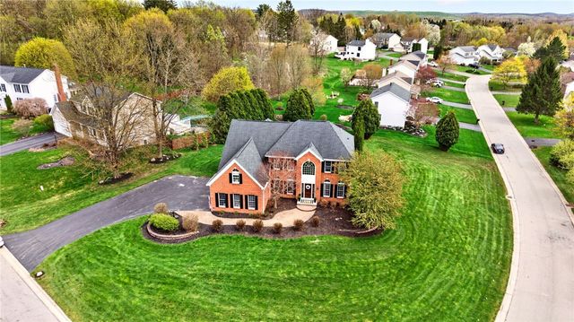 22 Stanford Way, Perinton, NY 14450