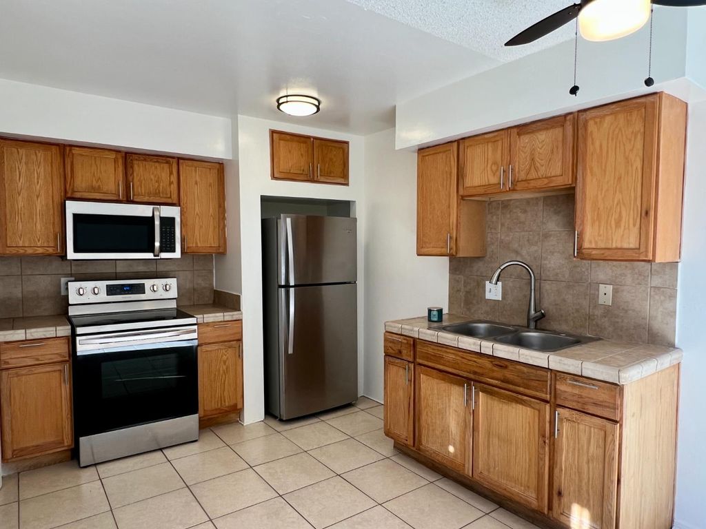 Image 2 of property listing at 2694 W Fairmont Avenue # 102, Fresno, CA 93705