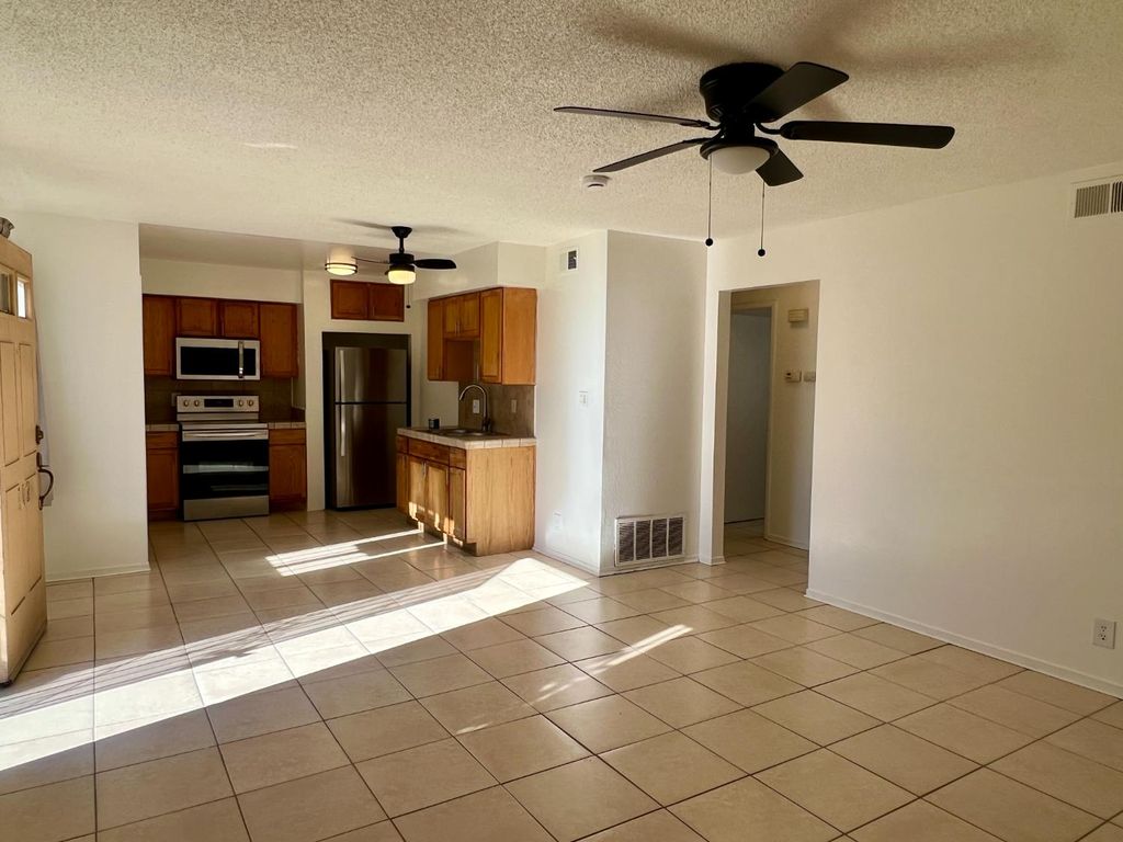 Image 3 of property listing at 2694 W Fairmont Avenue # 102, Fresno, CA 93705