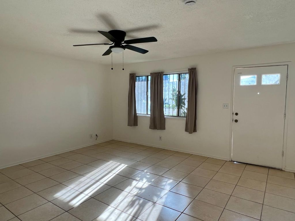 Image 5 of property listing at 2694 W Fairmont Avenue # 102, Fresno, CA 93705