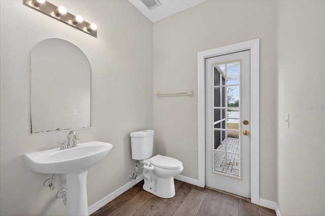 8405 CANTERBURY LAKE BOULEVARD, Tampa, FL 33619