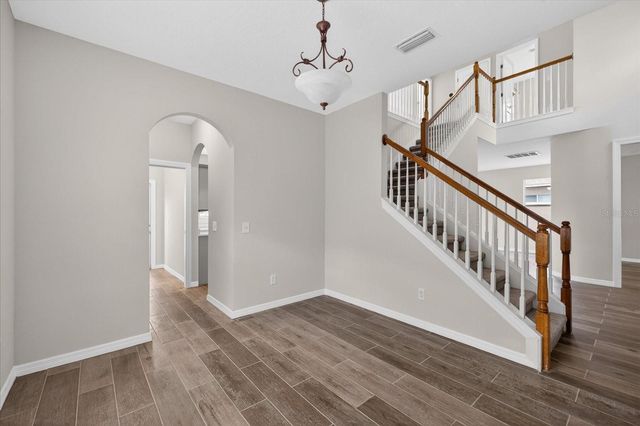 8405 CANTERBURY LAKE BOULEVARD, Tampa, FL 33619