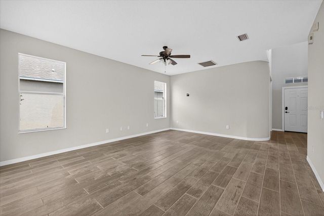 8405 CANTERBURY LAKE BOULEVARD, Tampa, FL 33619