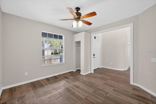 8405 CANTERBURY LAKE BOULEVARD, Tampa, FL 33619