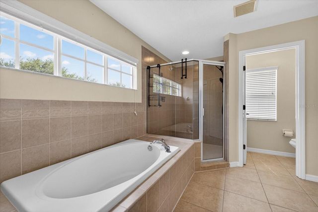 8405 CANTERBURY LAKE BOULEVARD, Tampa, FL 33619