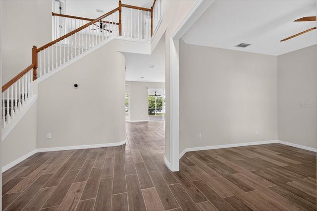 8405 CANTERBURY LAKE BOULEVARD, Tampa, FL 33619