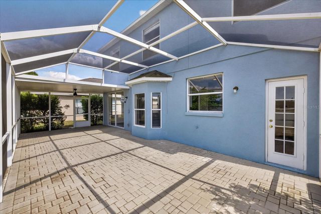 8405 CANTERBURY LAKE BOULEVARD, Tampa, FL 33619