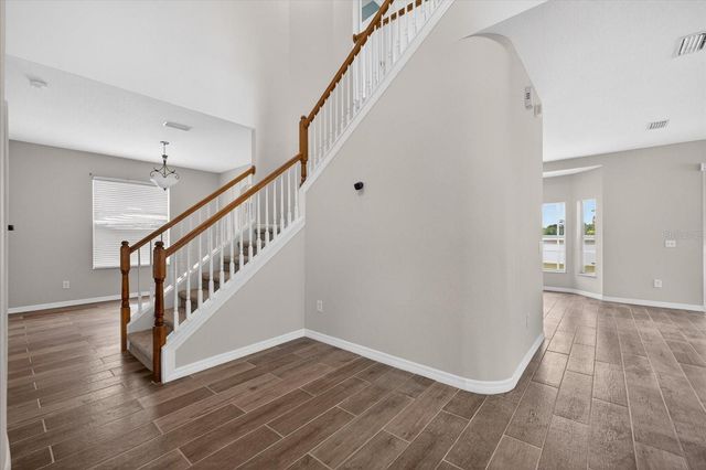 8405 CANTERBURY LAKE BOULEVARD, Tampa, FL 33619