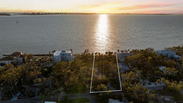 2046 ALAMEDA AVENUE, Sarasota, FL 34234