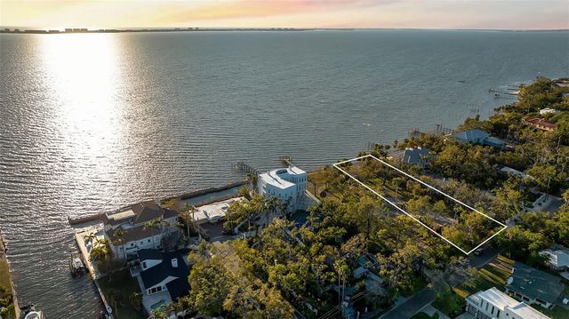 2046 ALAMEDA AVENUE, Sarasota, FL 34234