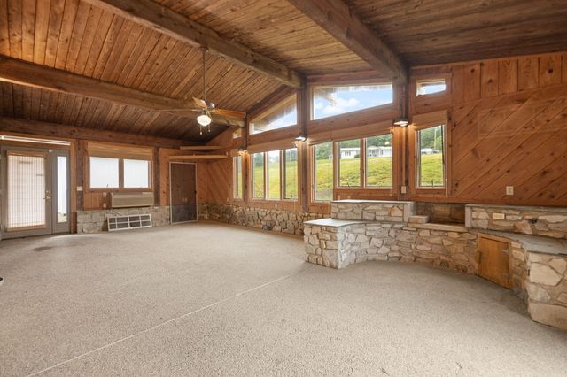 425 Parker Memorial Drive, Olive Hill, KY 41164