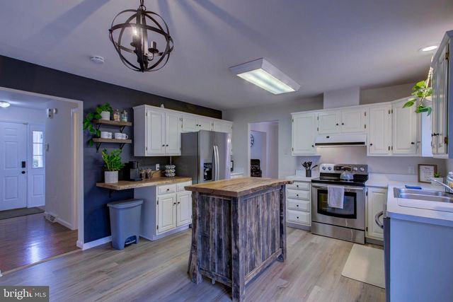 241 DOVE DR, Honey Brook, PA 19344