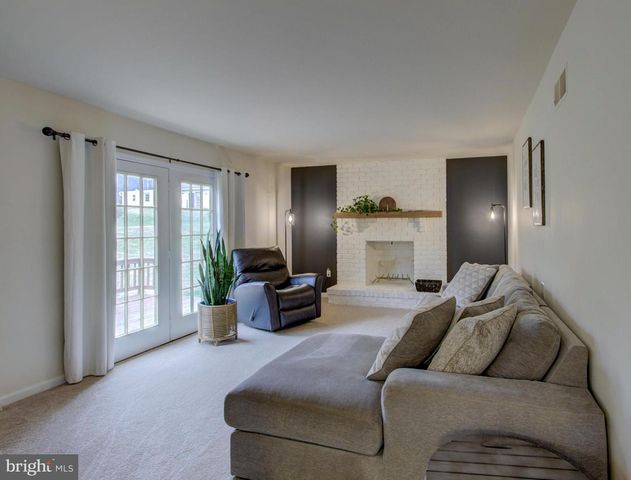 241 DOVE DR, Honey Brook, PA 19344