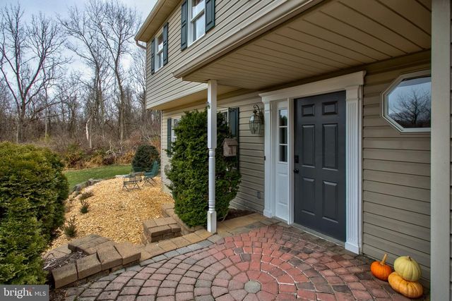 241 DOVE DR, Honey Brook, PA 19344