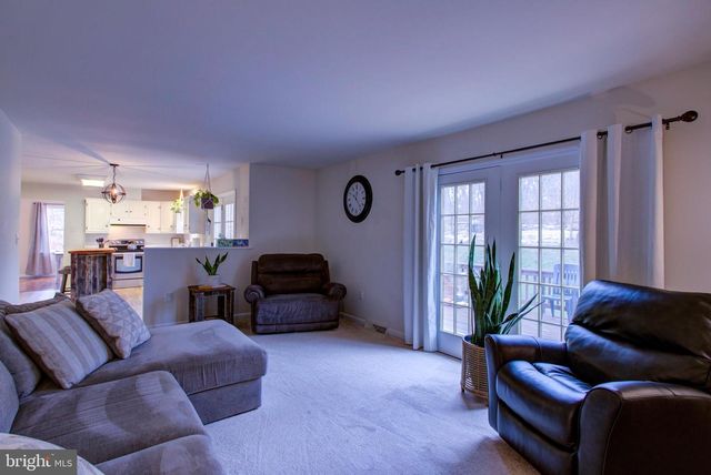 241 DOVE DR, Honey Brook, PA 19344