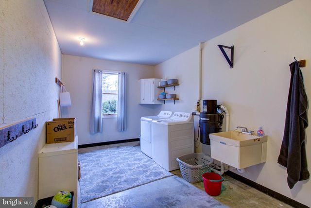 241 DOVE DR, Honey Brook, PA 19344