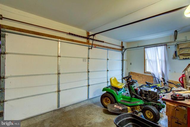 241 DOVE DR, Honey Brook, PA 19344