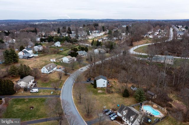 241 DOVE DR, Honey Brook, PA 19344