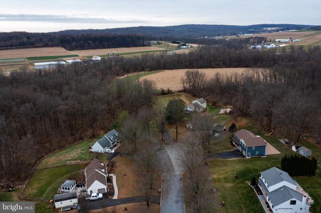 241 DOVE DR, Honey Brook, PA 19344