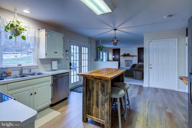 241 DOVE DR, Honey Brook, PA 19344