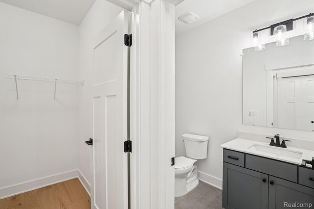 22615 Novi Road, Novi, MI 48375