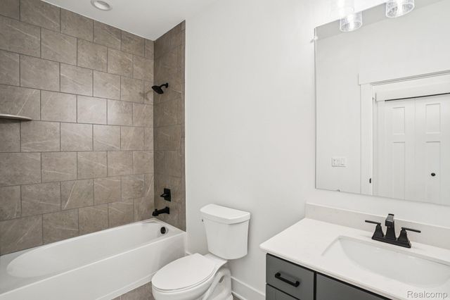 22615 Novi Road, Novi, MI 48375