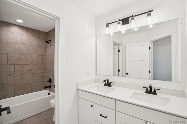 22615 Novi Road, Novi, MI 48375