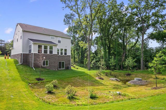 22615 Novi Road, Novi, MI 48375