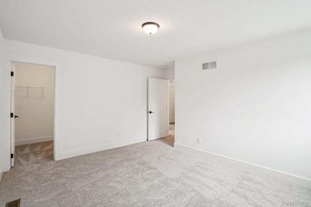 22615 Novi Road, Novi, MI 48375