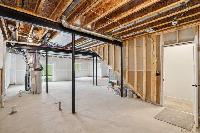 22615 Novi Road, Novi, MI 48375