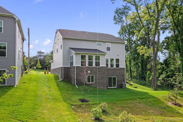 22615 Novi Road, Novi, MI 48375