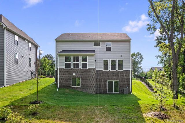 22615 Novi Road, Novi, MI 48375