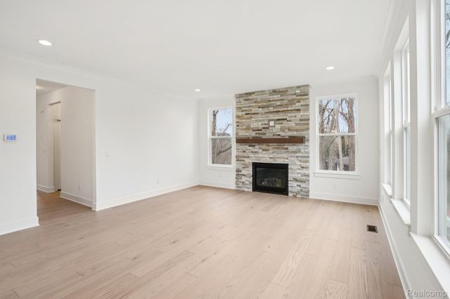 22615 Novi Road, Novi, MI 48375